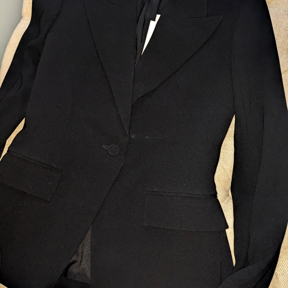 NWT THEORY PANT SUIT